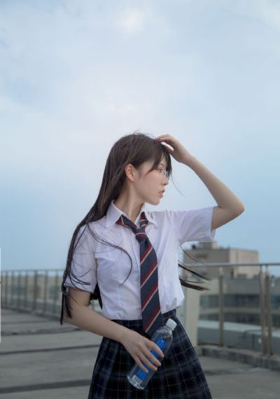 真实偷拍各种走光福利H_4K神马影院手机在线